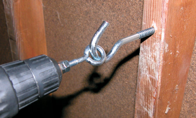 How to Install Screw Hooks - Daily Household